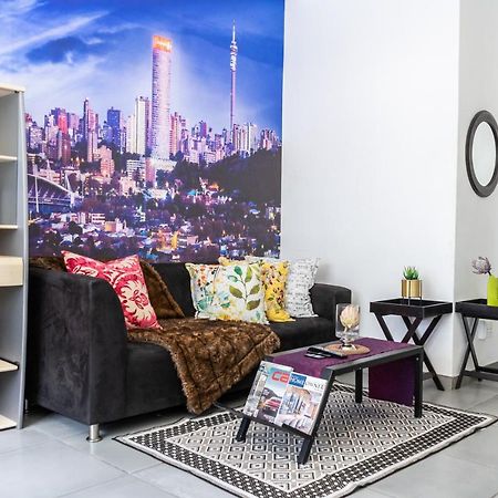 Stunning Maboneng Precinct Studio Apartment At 12 Decades Building Johannesburg Ngoại thất bức ảnh